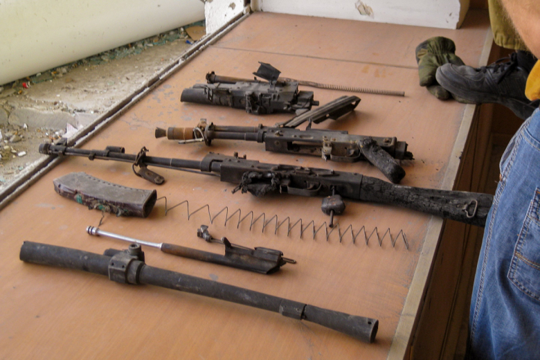 Останки боевого оружия. Снимок приднестровской группы журналистов