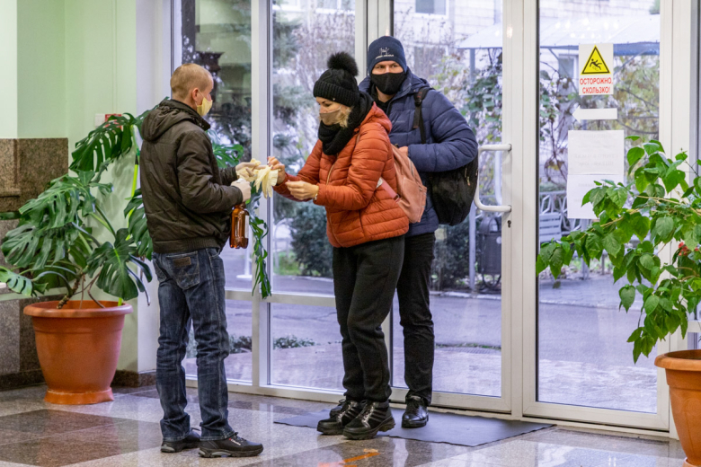 На входе антисептик