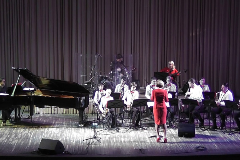 Оркестр саксофонов Юлии Барановой. г. Красноярск, РФ